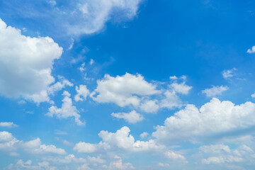 Obraz na płótnie Canvas beautiful airatmosphere bright blue sky background abstract clear texture with white clouds.