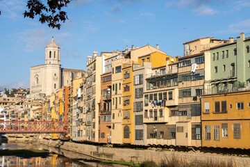 Fototapeta na wymiar Girona Cathedral seen from the across the river