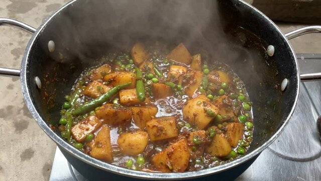 recipe making - aloo mutter recipe Pakistani dish