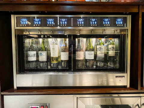 wine bottle controlled temperature refrigerator