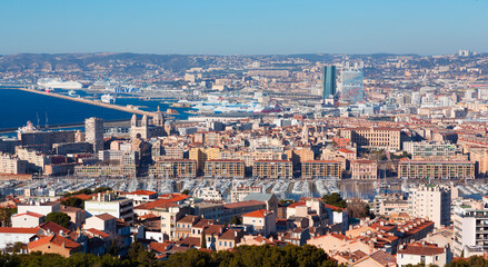 Obraz premium Aerial view of the city of Marseille on a sunny winter day