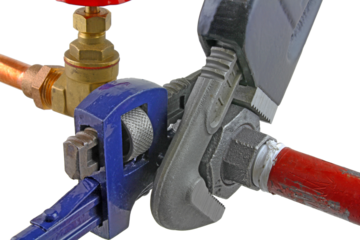 Wrenches on pipework