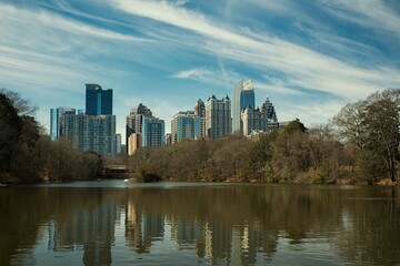 Fototapeta premium Panoramic view of Piedmont Park and Atlanta skyline
