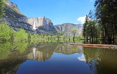 Fototapeta premium Natural mirror - Yosemite NP, California