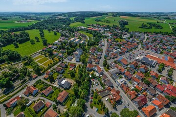 Bad Wurzach in Oberschwaben aus der Luft - Ausblick nach Süden ins Tal der Wurzacher Ach