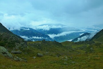 Obraz premium Austrian Alps - view from the footpath from the Edelhütte hut to the upper station of the Ahornbahn cable car