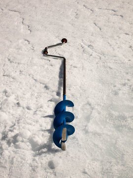 Ice auger