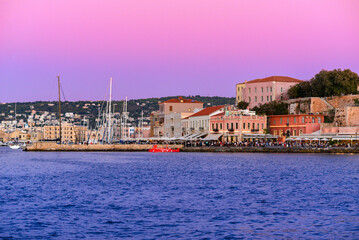 Sonnenuntergang am venezianischen Hafen von Chania, Kreta
