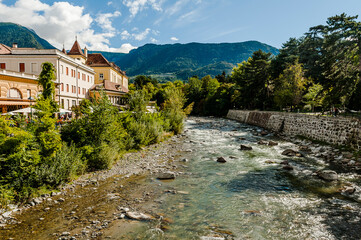 Meran, Kurhaus, Passer, Fluss, Passerpromenade, Kurpromenade, Kirche, Altstadt, Vinschgau, Südtirol, Sommer, Herbst, Herbstsonne, Italien