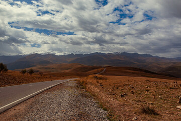 Natural landscape to the peaks of the mountains