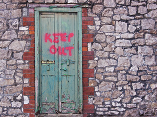 Instruction on the gate to a derelict site forbidding public access
