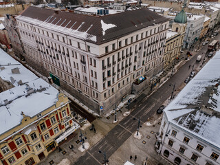 Zdjęcia przedstawiają koniec remontu starego budynku hotelu w Łodzi © rozentuzjazmowany