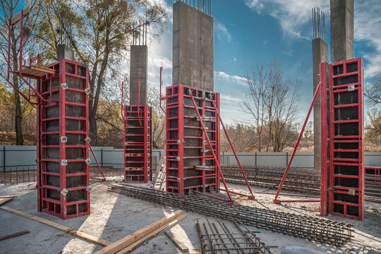 Vertical formwork panels on the construction of a residential building.