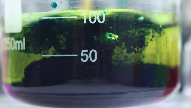 Obtaining an inorganic synthetic blue pigment which is a mixture of iron hexacyanoferrate