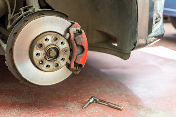 braking system of a car of the disc type
