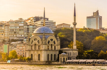 Fototapeta na wymiar Grand Mecidiye Mosque in Istanbul. Ortaköy Mosque on the shore of Bosphorus in Istanbul, Turkey