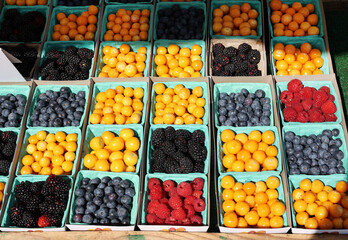 market berries