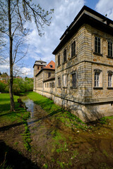 Fototapeta premium Schloss Burgpreppach im Naturpark Haßberge, Markt Burgpreppach bei Hofheim i. Ufr, Landkreis Hassberge, Unterfranken, Franken, Bayern, Deutschland