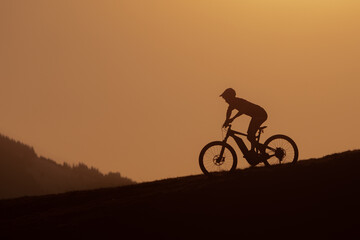 Obraz premium MTB-Sunset ride 