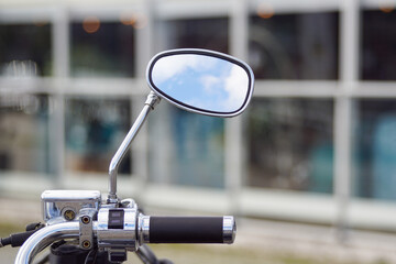 magnifying glass on the roof