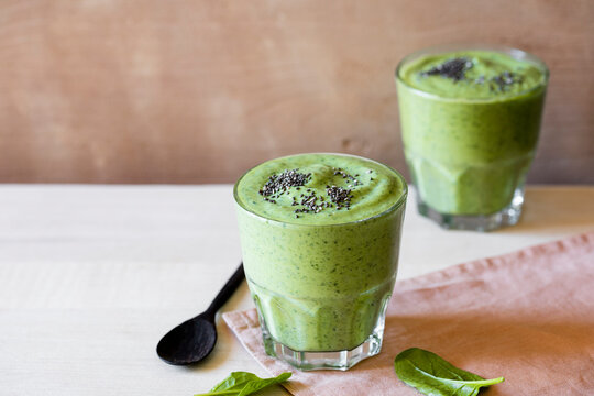 Green smoothie drink spinach kiwi fruit