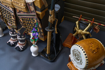 五月人形の大鎧と周辺の小物