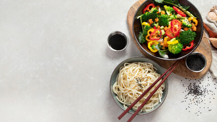 Asian noodle and vegetables.