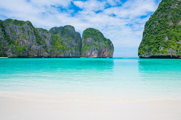 Obraz premium beautiful nature scenic landscape famous landmark beach Maya bay Krabi, Tourism destination Popular travel place for summer holidays vacation trip