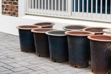 Naklejka premium an old, faded, empty pot