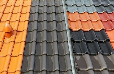 Neue Dachziegel in verschiedenen Farben