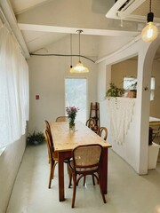 rustic and bright restaurant table 테이블