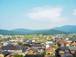 田舎の街並み（8月）