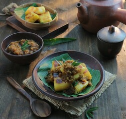 roasted cassava tape with brown sugar sauce