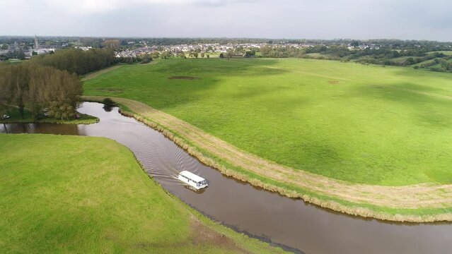 P&eacute;niche sur la Douve, dans le Cotentin, Normandie, France