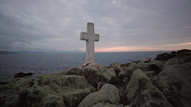 Cross in remembrance for the deceased sailors and percebeiros
