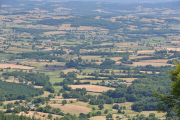 Fototapeta na wymiar Site archéologique de Bibracte, vue du Mont-Beuvray 