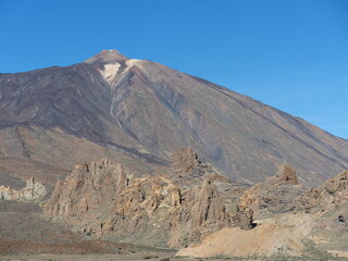 Fototapeta na wymiar Der Vulkan Teide auf Teneriffa ist der höchste Berg Spaniens.