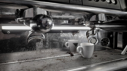 Tazzina di caffè al bar © Alfons Photographer