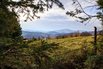 Widok na panoramę górską Beskid śląski