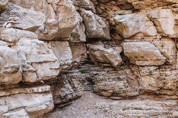 flint inside of limestone rocks in the bottom of Jacob's Canyon