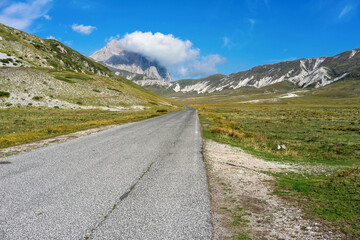 Scenic road in Campo Imperatore. Gran Sasso national park, Abruzzo, Italy