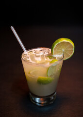 Caipirinha de limão