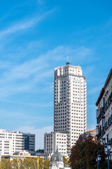 Fototapeta na wymiar Vertical view of the skyline of Madrid. With old residential skyscraper.