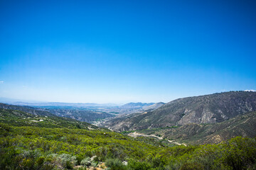 Obraz premium Canyon Road in California Mountains