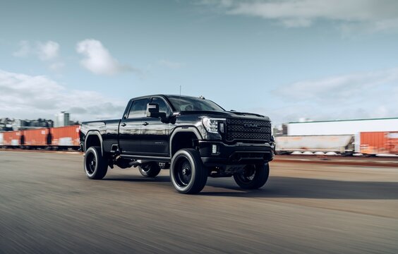 Seattle, WA, USA
January 31, 2023
GMC Denali truck