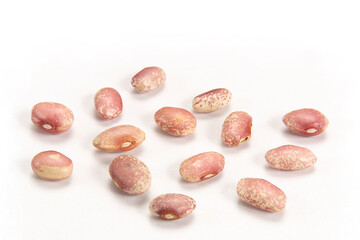 Obraz premium Pile of raw kidney beans, pinto beans isolated on white background, healthy food concept