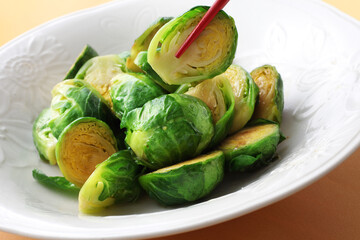 芽キャベツの料理　バターソテー