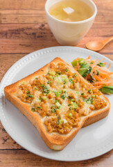 納豆トースト