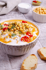 Creamy vegetable soup with chickpeas