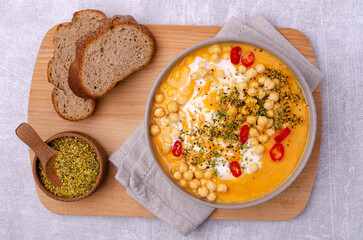 Creamy vegetable soup with chickpeas
